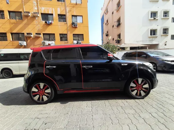 Car image 8