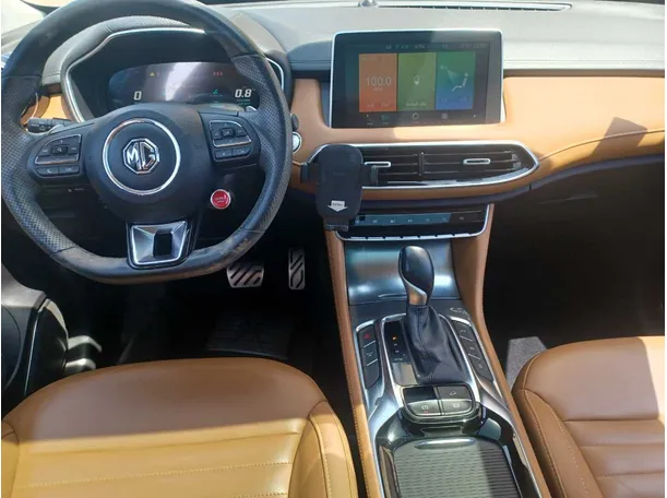 Car image 16