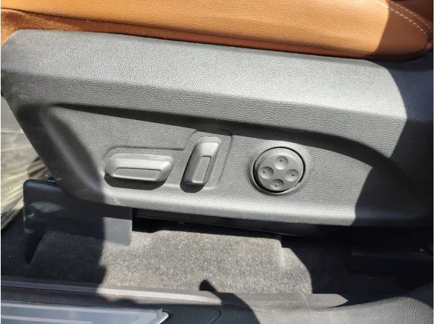 Car image 34