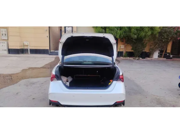 Car image 20