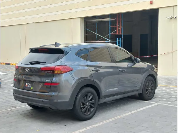 Car image 5