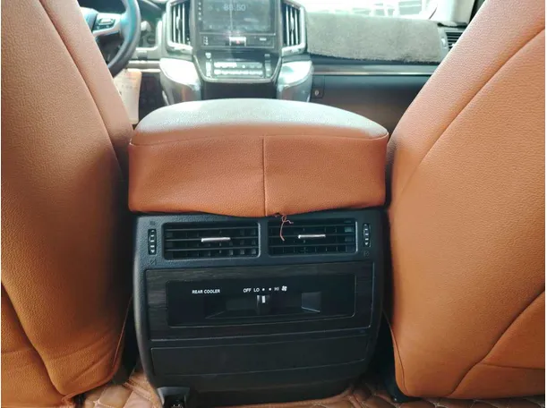 Car image 36