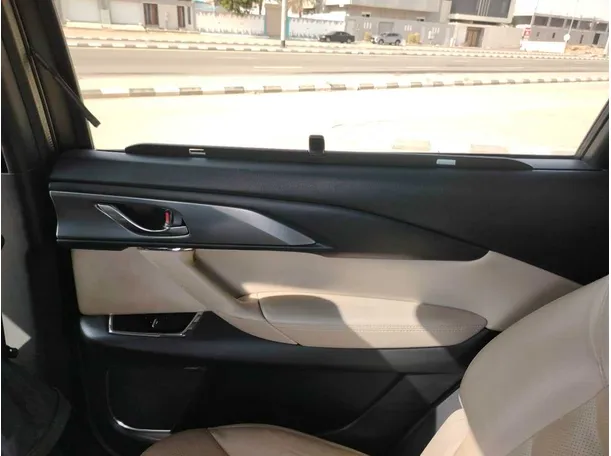 Car image 38