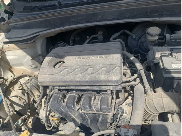 Car image 19