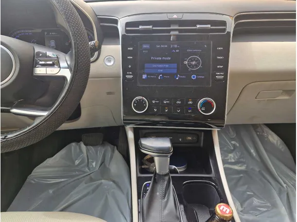 Car image 17