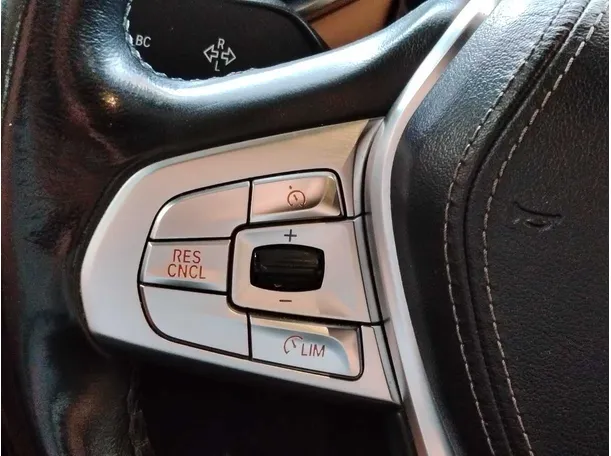 Car image 35
