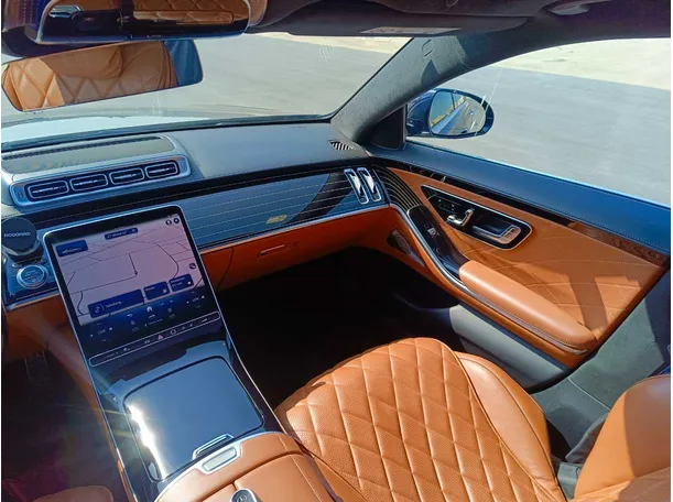 Car image 35