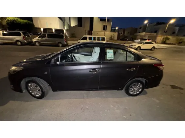 Car image 8