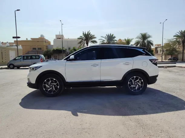 Car image 8