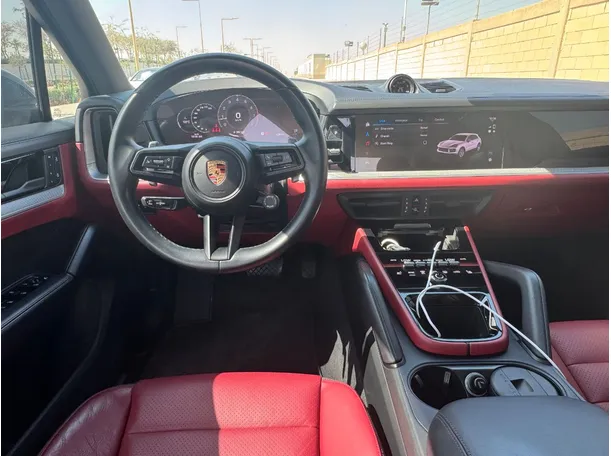 Car image 14