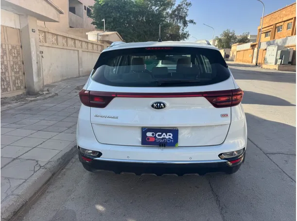 Car image 6