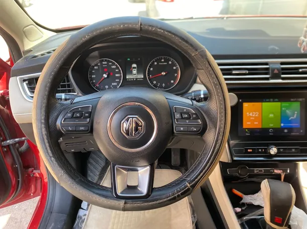 Car image 15