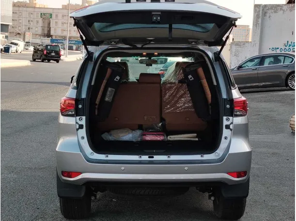 Car image 24