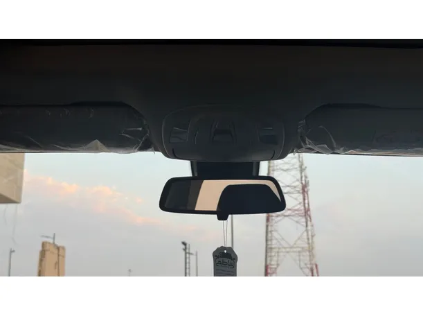 Car image 24