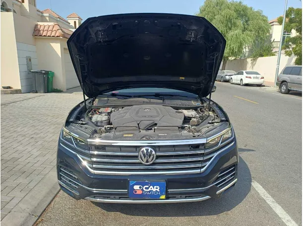 Car image 26