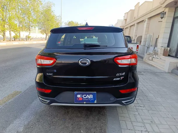 Car image 5