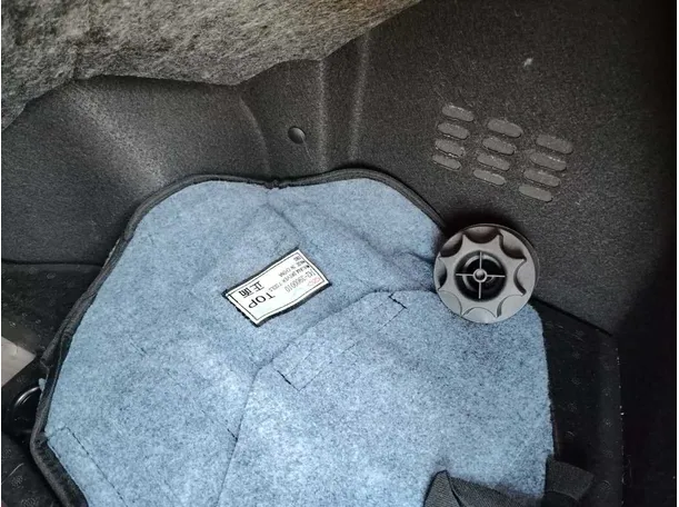 Car image 44