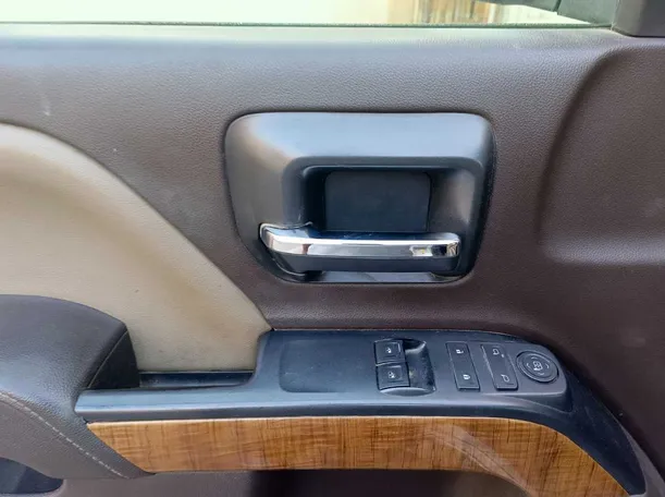 Car image 24