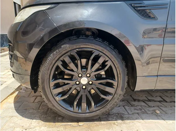 Car image 9
