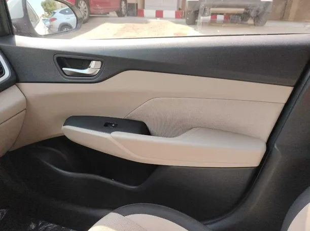 Car image 31