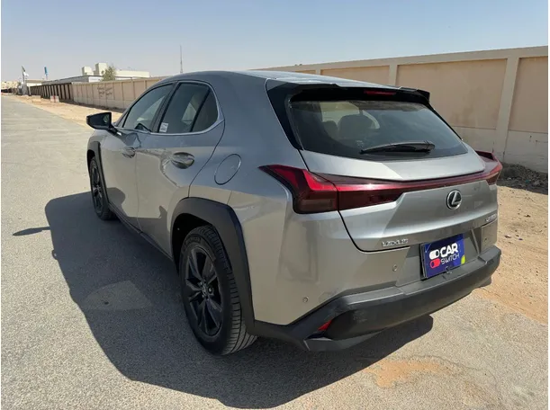 Car image 7