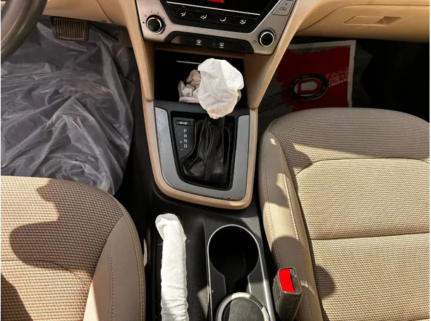 Car image 18