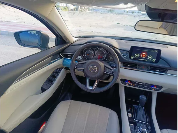 Car image 27