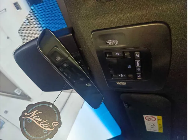 Car image 29