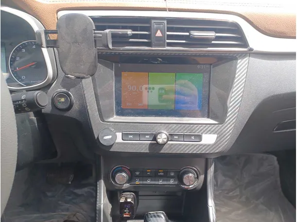 Car image 14