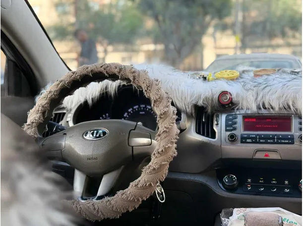 Car image 27