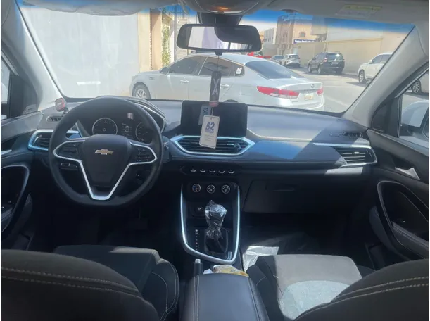 Car image 17
