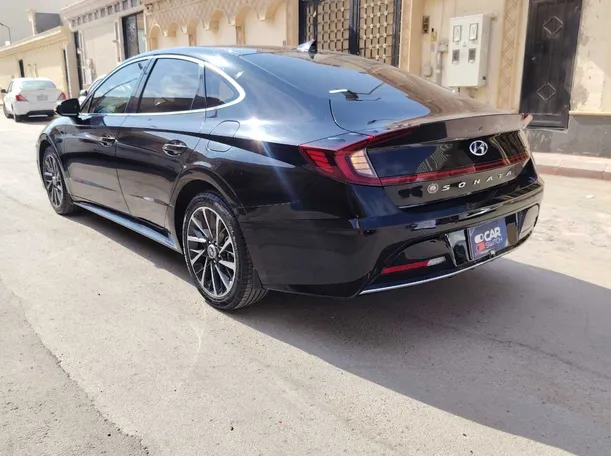 Car image 7