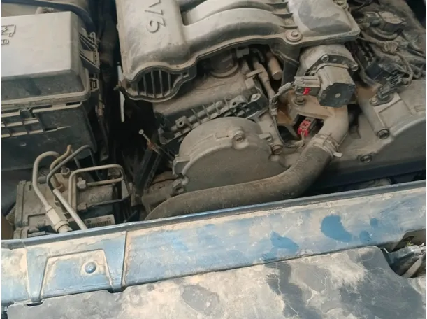 Car image 9