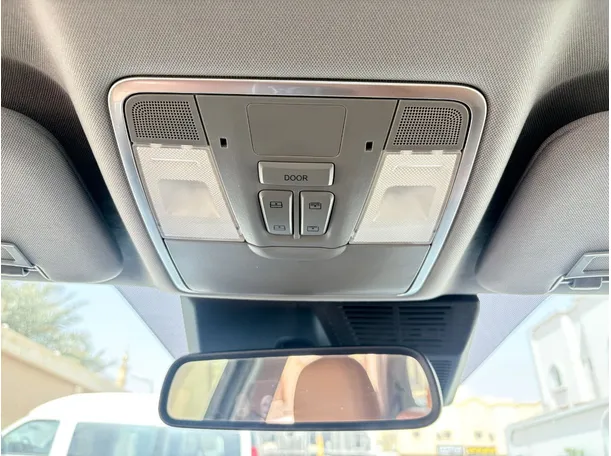 Car image 27