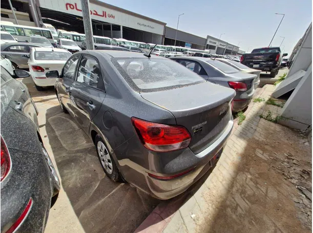Car image 5