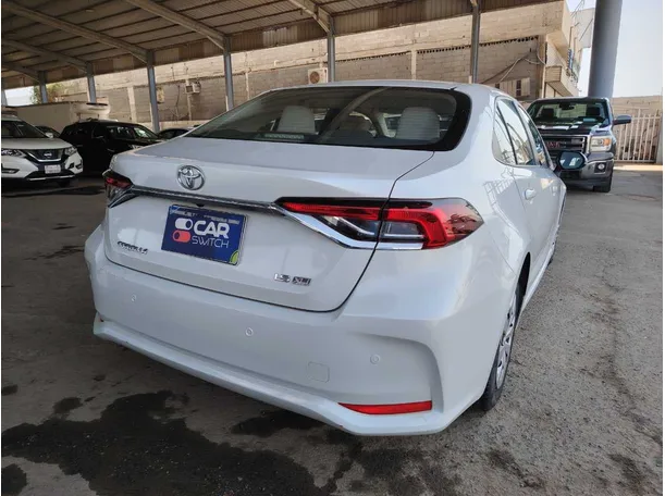 Car image 5