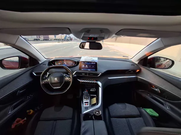 Car image 14
