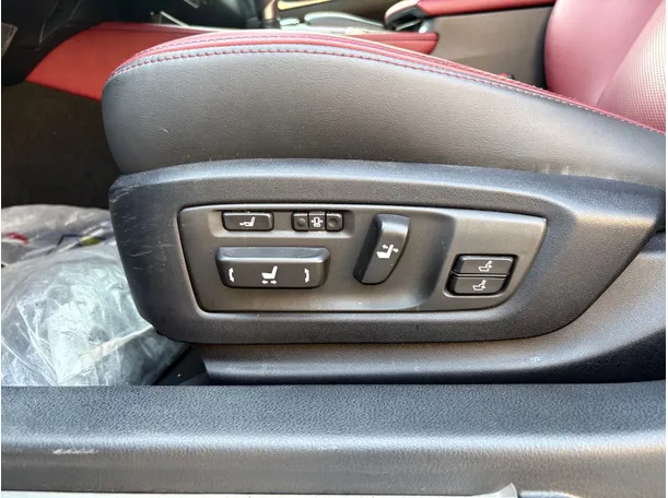 Car image 28