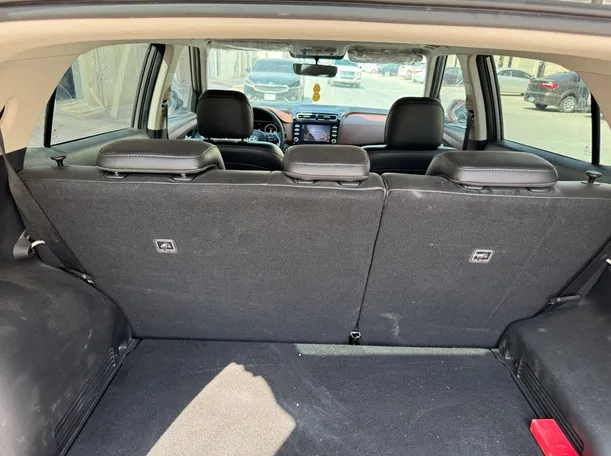 Car image 21