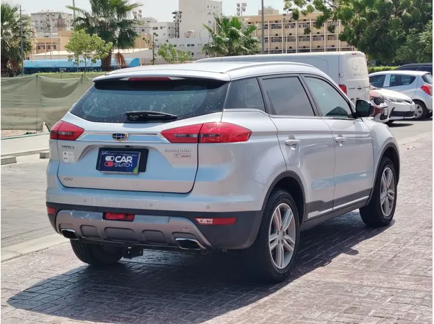 Car image 5