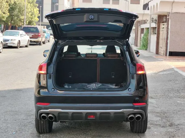 Car image 29