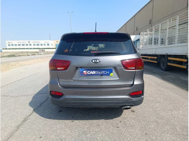 Car image 6