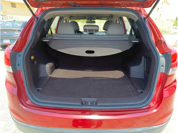 Car image 26
