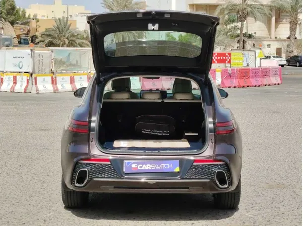 Car image 27