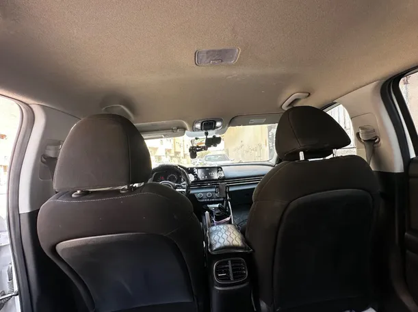 Car image 15