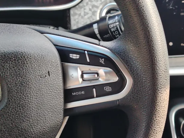 Car image 23