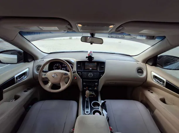 Car image 17