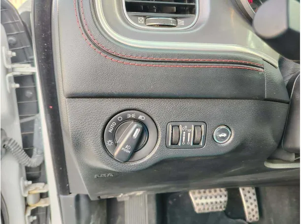 Car image 40