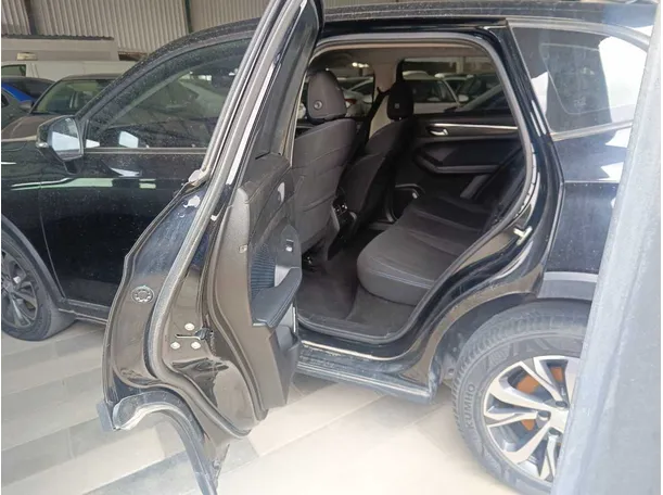 Car image 24