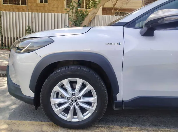 Car image 9